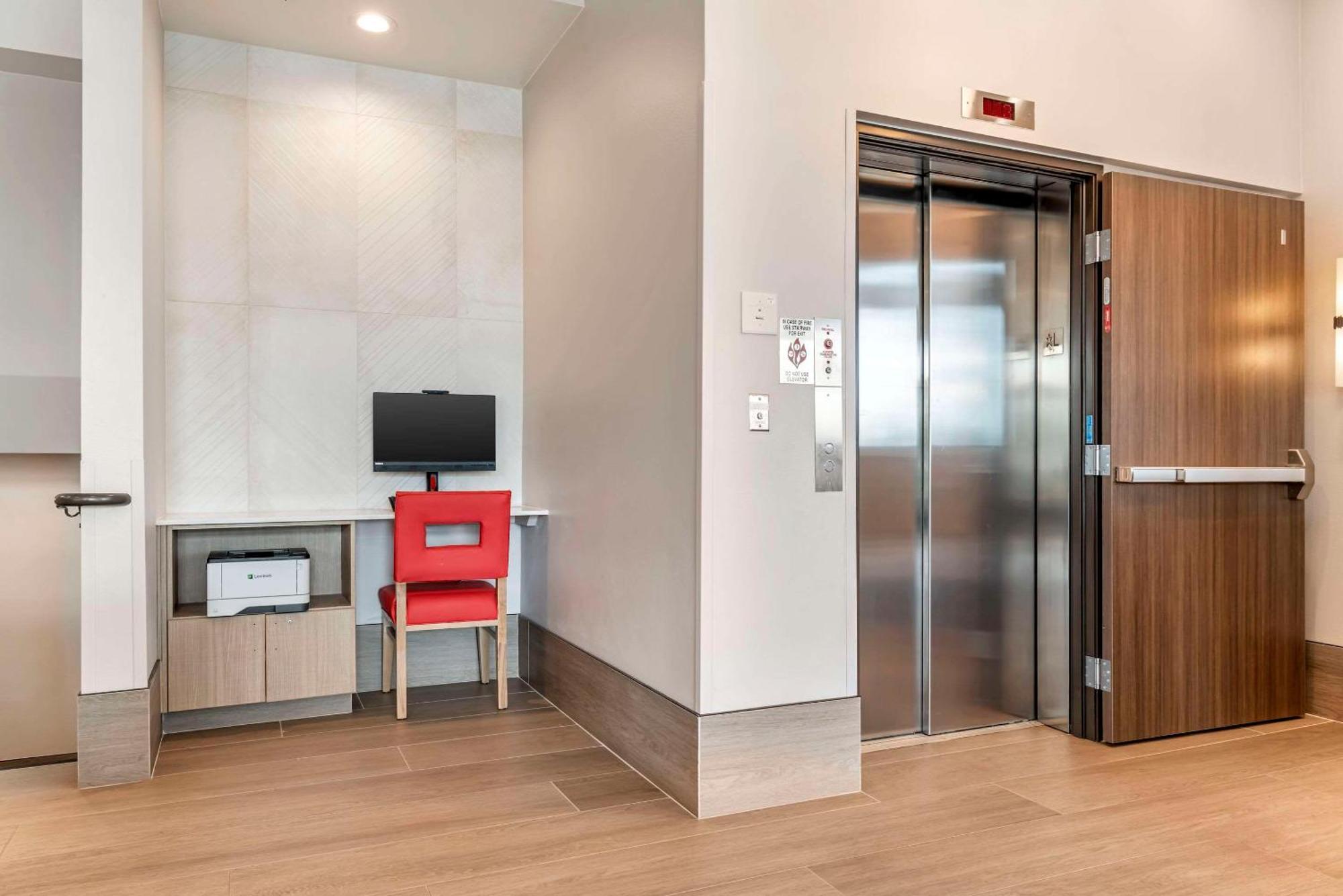 Comfort Inn Fairbanks Bagian luar foto